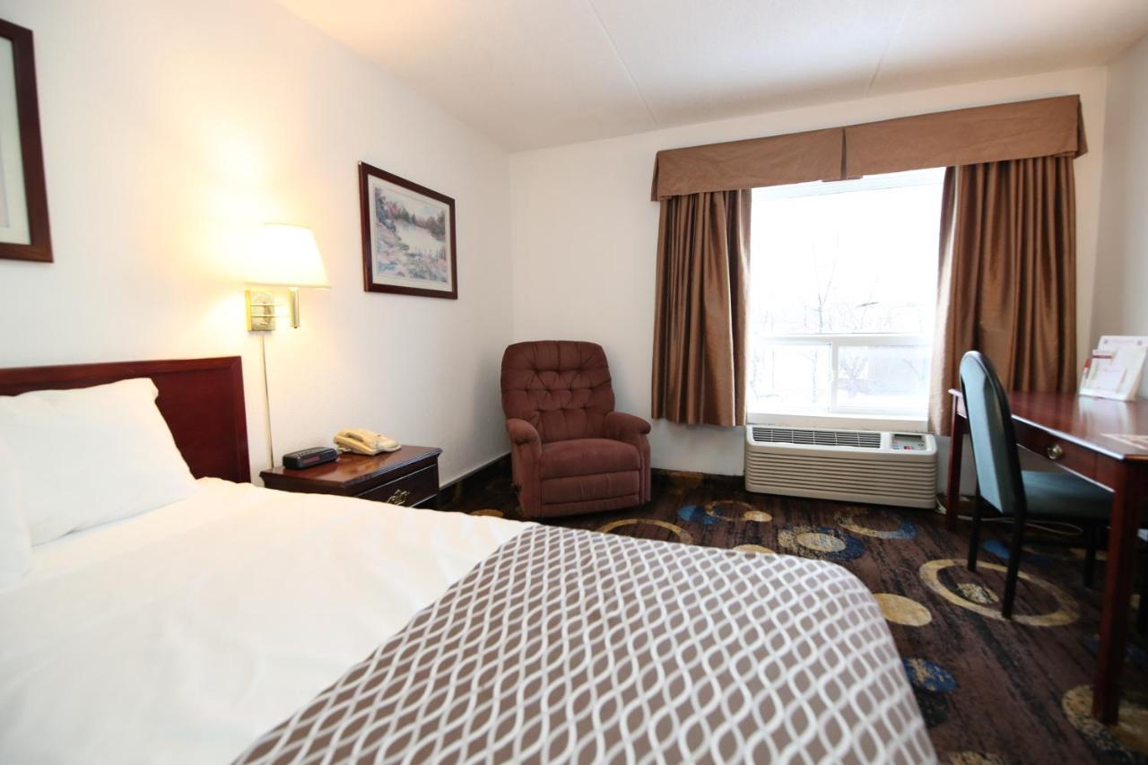 Stonebridge Hotel Fort Mcmurray Extérieur photo