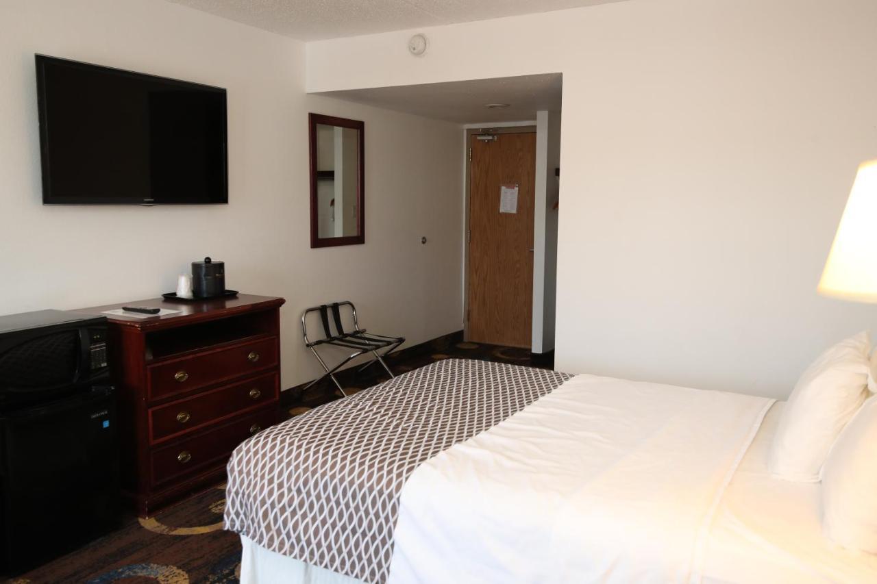 Stonebridge Hotel Fort Mcmurray Extérieur photo