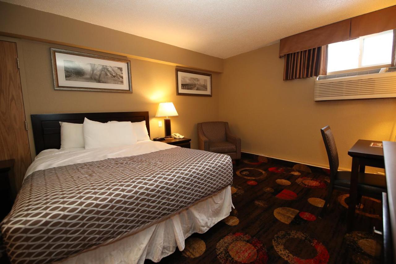 Stonebridge Hotel Fort Mcmurray Extérieur photo