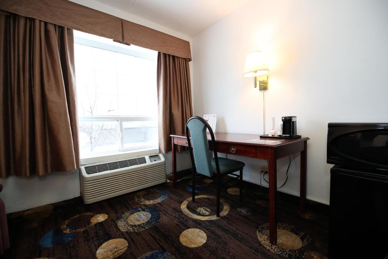 Stonebridge Hotel Fort Mcmurray Extérieur photo
