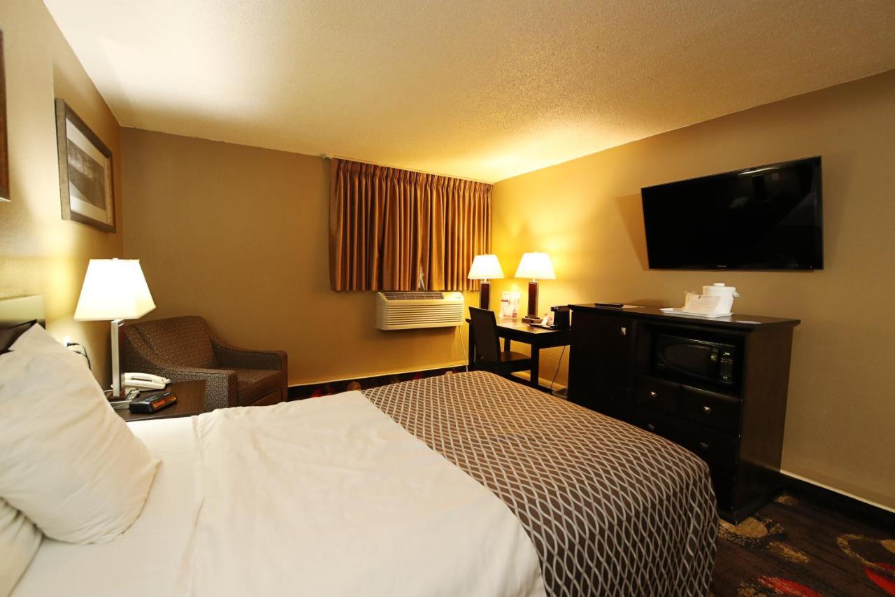 Stonebridge Hotel Fort Mcmurray Extérieur photo