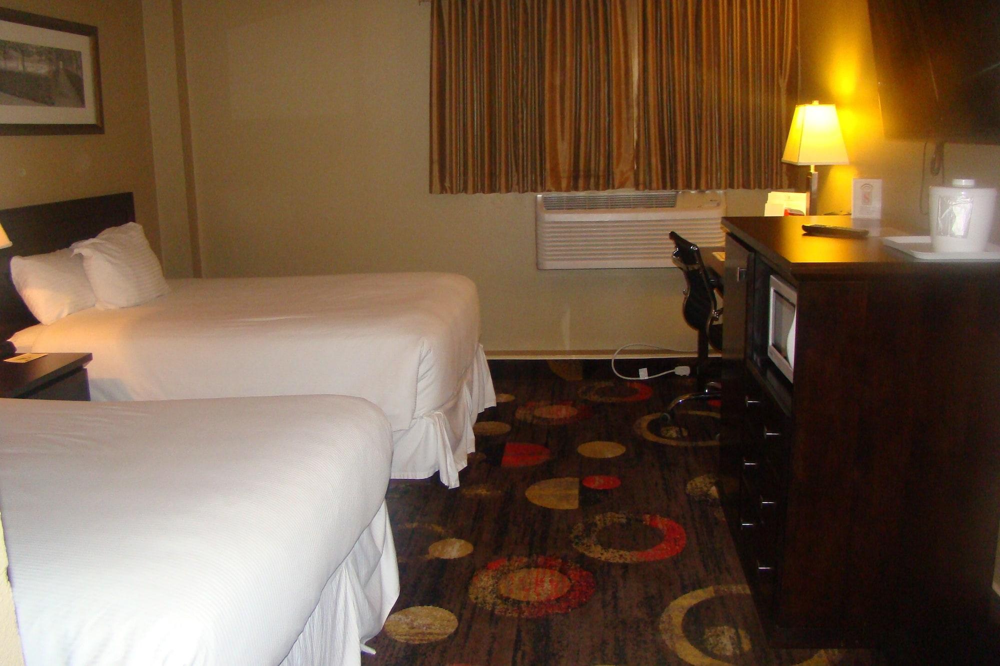 Stonebridge Hotel Fort Mcmurray Extérieur photo