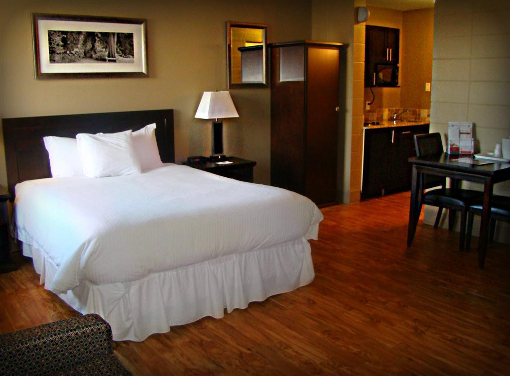 Stonebridge Hotel Fort Mcmurray Extérieur photo