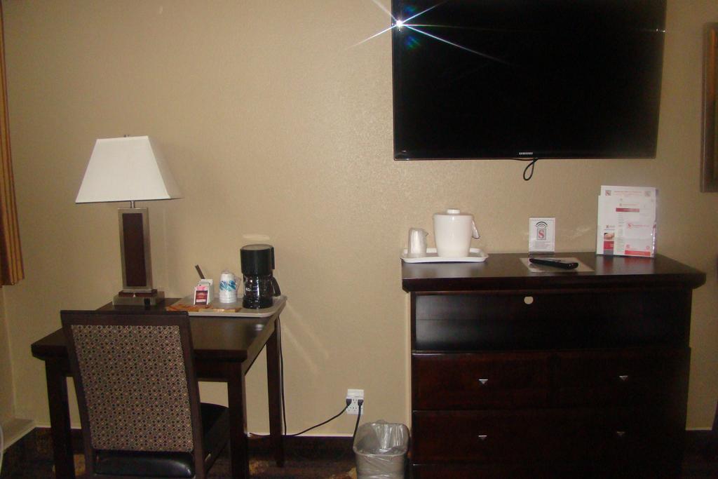 Stonebridge Hotel Fort Mcmurray Chambre photo